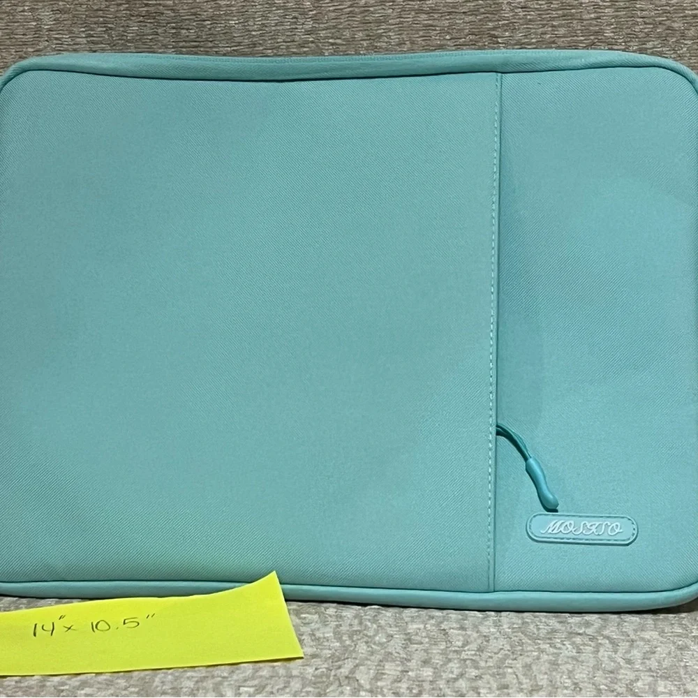 Laptop Case. NWOT 14” x 10.5”